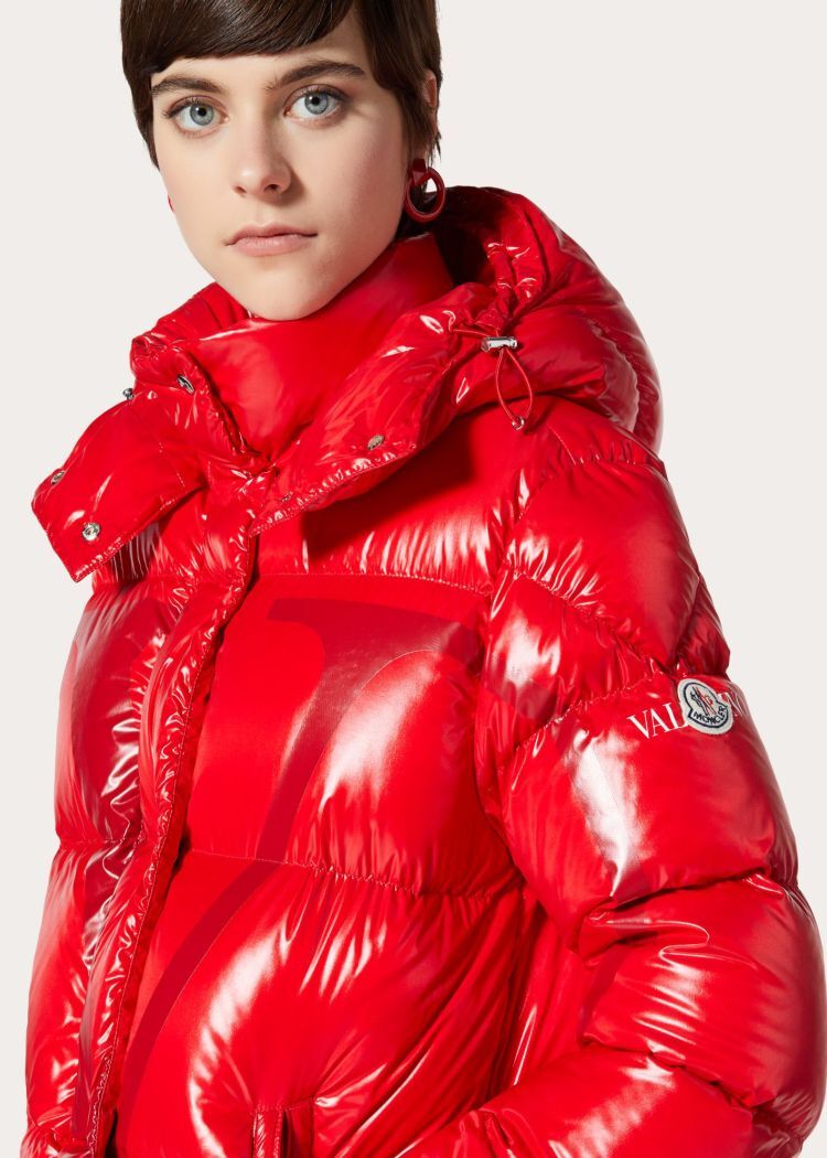 valentino x moncler vlogo 漆面尼龙衬垫夹克