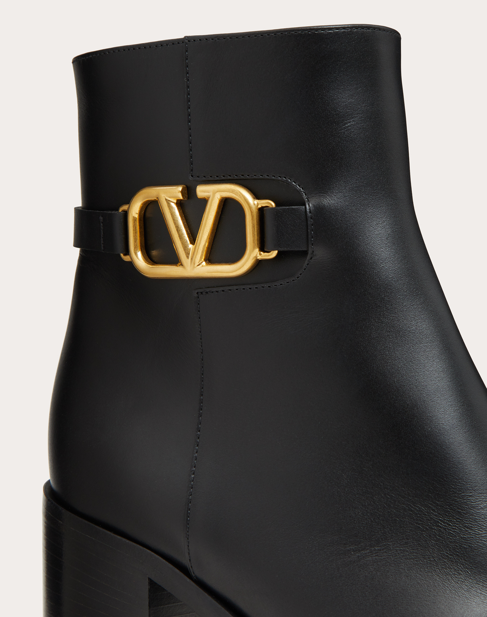 Valentino华伦天奴女士黑色VLOGO SIGNATURE 小牛皮踝靴（鞋跟高7.5 