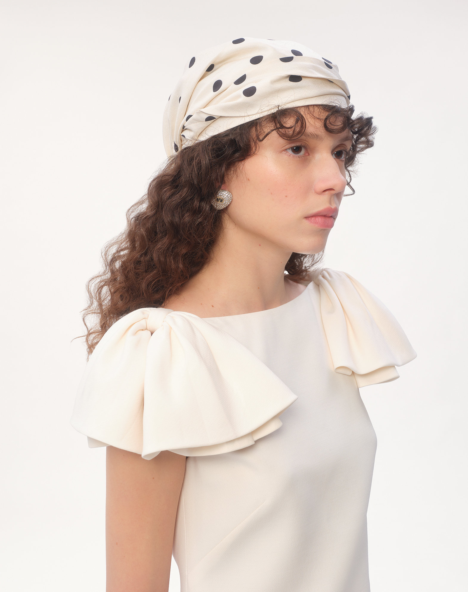 ◆大人気◆【VALENTINO】Heart ロングネックレス MOORN ネックレス オーバル ロング レディース 大人 革紐 ロング